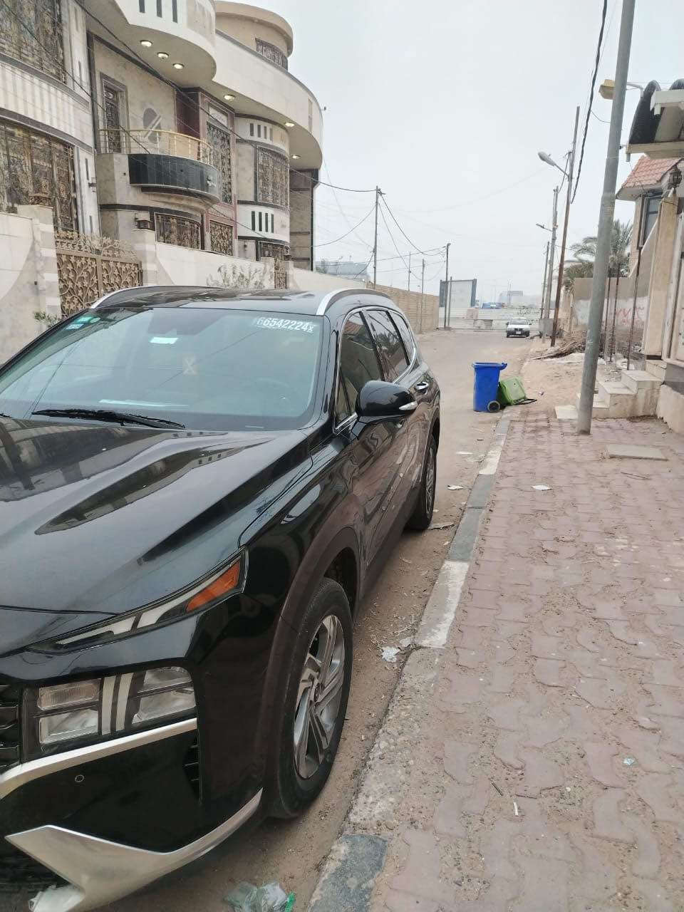 السلام عليكم 
للبيع هيونداي سنتافي 2023 فئة 
🛑السيارة رقم فحص   
ماشية : ٥٢ الف
كير و محرك و كهربائيات كلة بلاد مكفول
حادث السيارة تبديل جاملغ  وبنيد بدون ايرباك 
كلير من امريكا بابين 
المواصفات :
محركها 2500 "
تشغيل بصمة و تشغيل عن بعد
خاصية الاوتو بارك 
رادار امامي خلفي توقف ذاتي رادار جانبي تنبيه و نقاط عمياء
كشن كهرباء 
كشنات امامية تدفئة تبريد 
نظام شحن وايرلس للهاتف
ايضاً اوامر صوتيه
 انظمة قيادة (سبورت ،كومفورت ، ، سمارت)
هاند بريك بصمة
نظام اوتو هولد
اشارة ترحيب عند الاقتراب من السيارة
صندوك شفط كهرباء  
‎نظام اطفاء و اعادة تشغيل الاقتصادي في الأزدحام 
تدفئة بالستيرن ، شفتات بالستيرن
السعر.( ١٦٩)
للتواصل على ***********
مكان السياره بصرة البصرة, العراق
