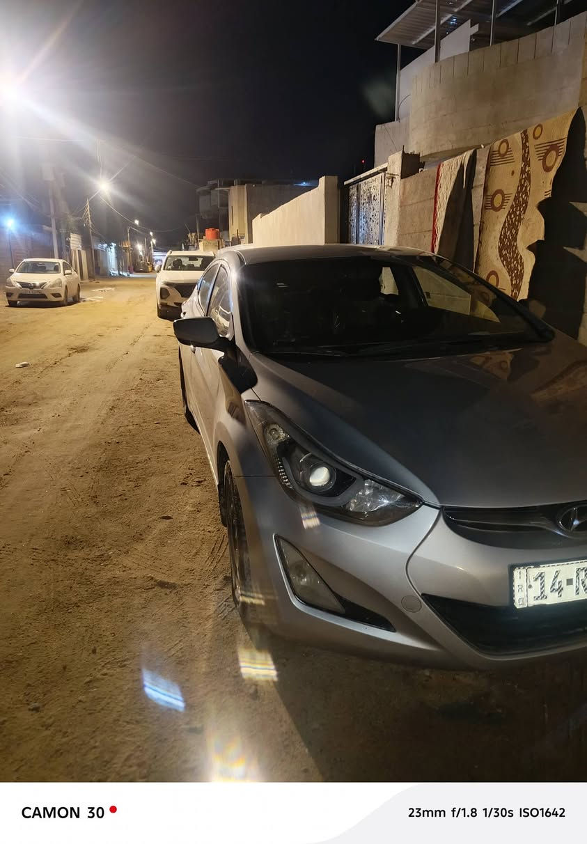 سلام عليكم النتره فانتي مديل 2012 سياره جهازه مابيهه نقص
ضربه مابيهه فقط صباغ ورد كوري 
***********  86
