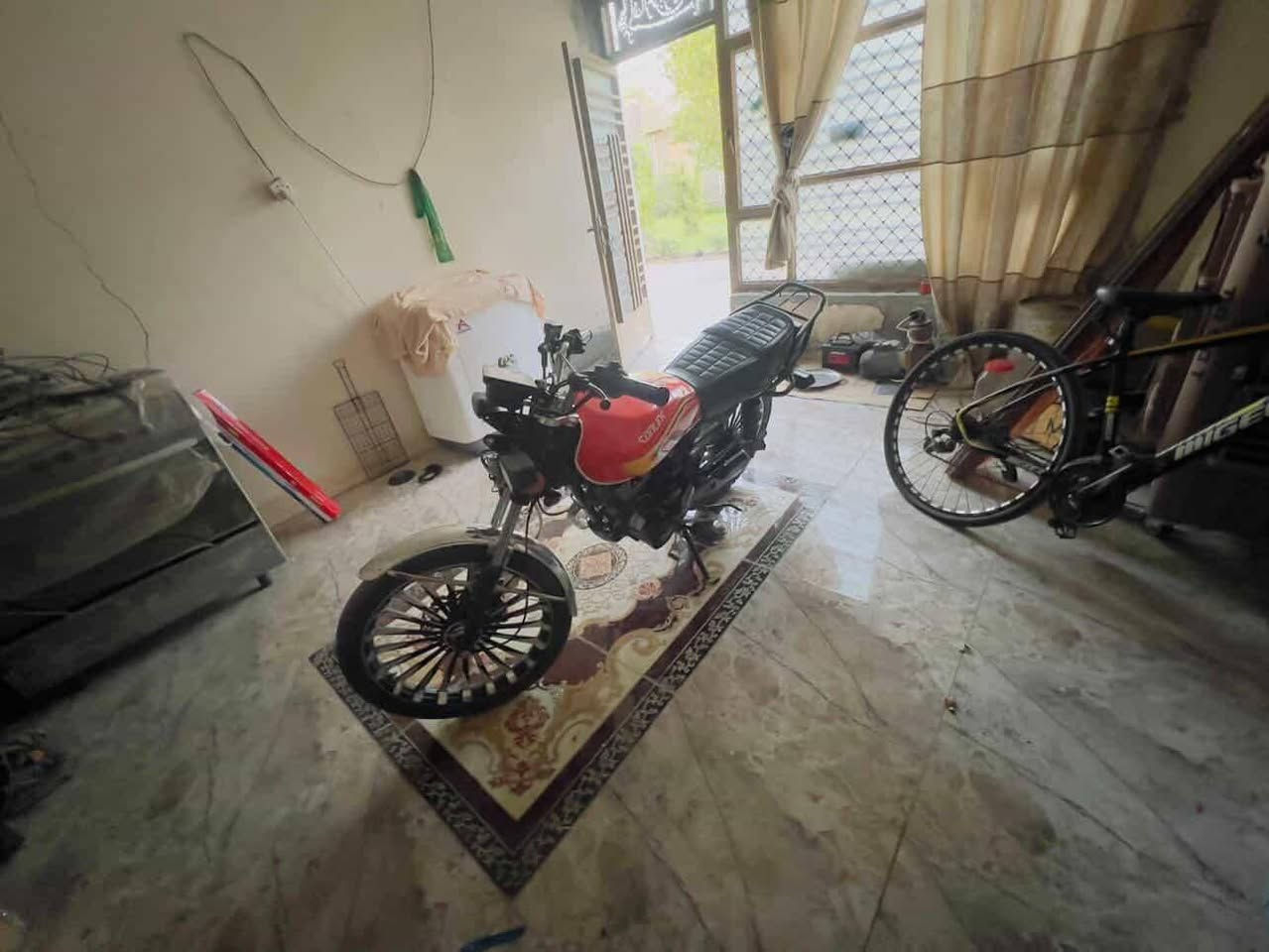 سلام عليكم دراجه سافان للبيع مديل 25 دراجه نضيفه خير من الله نقصه صفاحيه وماسده ول ماسده موجود مالته تاخذه وياه بس تشده سعر خاص وباقي التفاصل خاص. رقمي ***********
