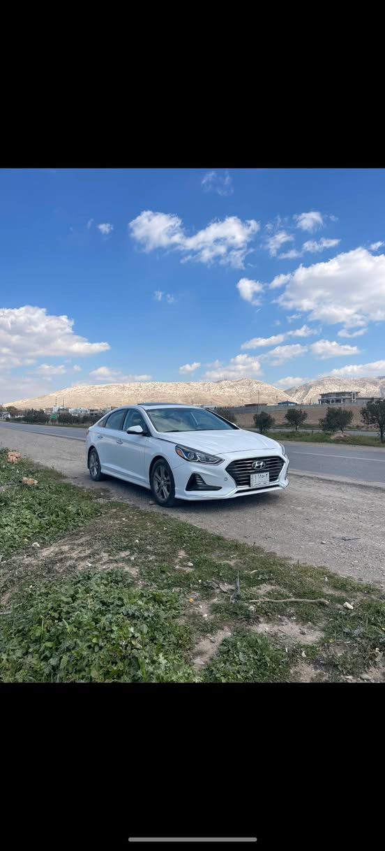 سوناتا 2019 فول مواصفات
المواصفات /// 
محرك 2400 لوك 
دواخل جلد اسود 
فتحة بالسقف
مانع انزلاق
بصمة 
باب بصمة
اشاير ترحيب
رادار جانبي
نقطة عمياء
مثبت سرعة
اندرويد اوتو ابل كار بلي 
قياده سبورت نورمل
مكاني نجف
حادثه ٣ قطع 
السيارة كاملة مكملة مابيها اي نقص 
رايده 115
***********
