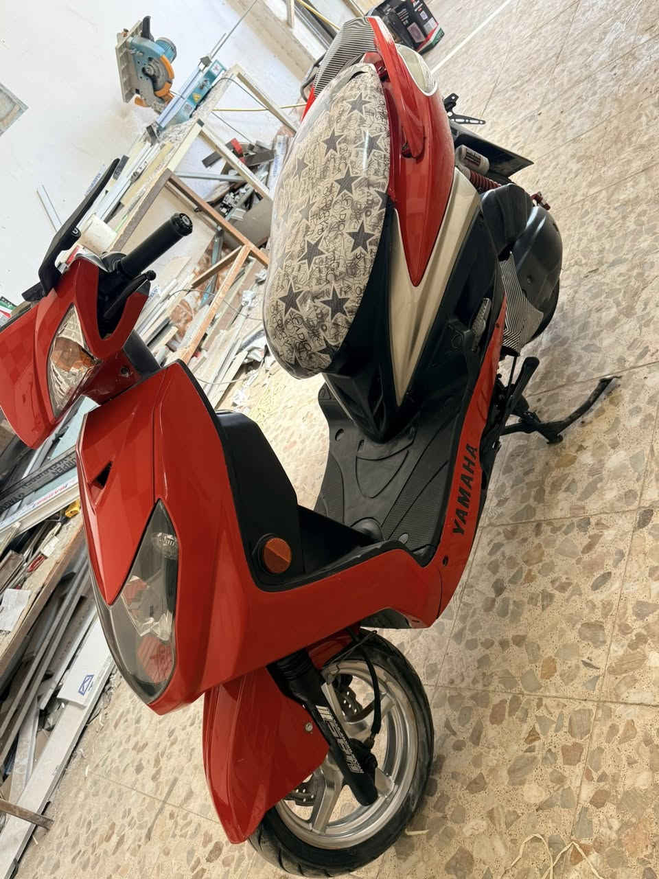 دراجه سكنس فحل البيع نوزل خطين دراجه مزوده كلاجات رياضيه خلفي ومامي مكينه جديده معدل ونهضه قويه تيرات جديد خلفي ومامي مزوده عدسه لايت كلش قوي دراجه رميه كفرات كله بلاديه ومختم  طلاعات تلث خطوط دراجه بلاديه ومتعوب عليه سعره 950وبيه مجال شراي موشراي لا دخل عله المنشور عنوني شاميه شرات تصل *********** ما متوجد عل خاص
