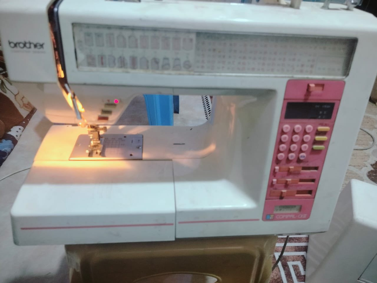 بيع مكينة خياطة برضر بحالة جيدة 🌸
تحتوي على 92 نقشة وخياطة متنوعة

مناسبة للخياطة المنزلية والتطريز البسيط

اللون وردي وشكل مرتب وسهل الاستخدام ✨

المكينة تشتغل زين وما بيها مشاكل 225 بيه مجال
هذا رقمي ***********
