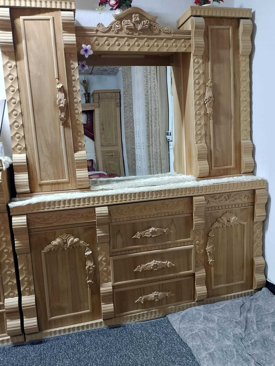 غرفة نوم كامله مابيها اي ضرر مستخدم اقل السنه للاستفسار خاص او ***********📞
