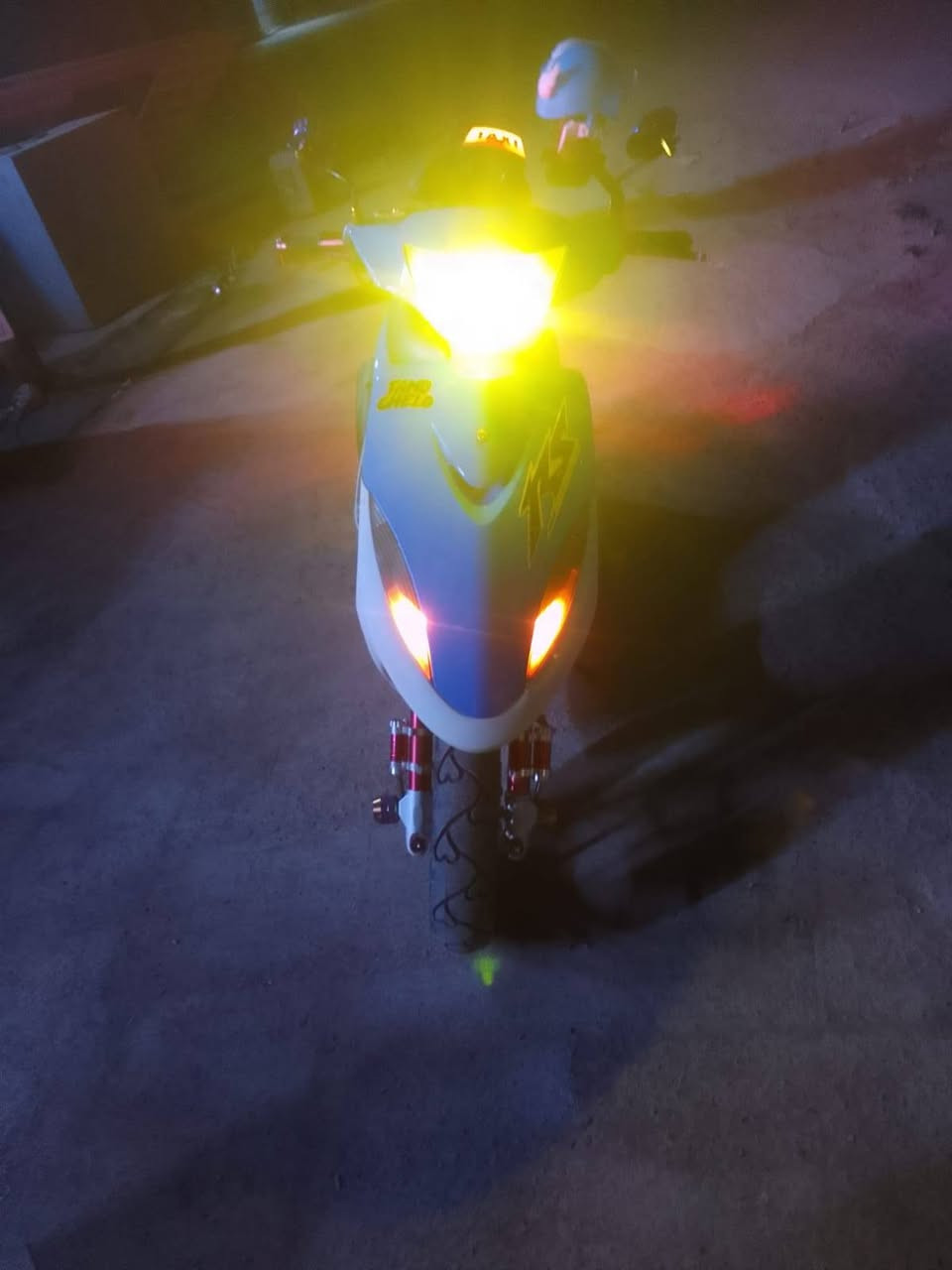 سلام عليكم للمراوس 
حبايب الدراجه بلاديه لمحرك برغي ما مفتوح بي
للمراوس حسب لقناعه ☘️💓


**إذا كنت صاحب هذا الإعلان وتريد حذفه لأي سبب، رجاءا أرسل رسالة إلى الدعم الفني**