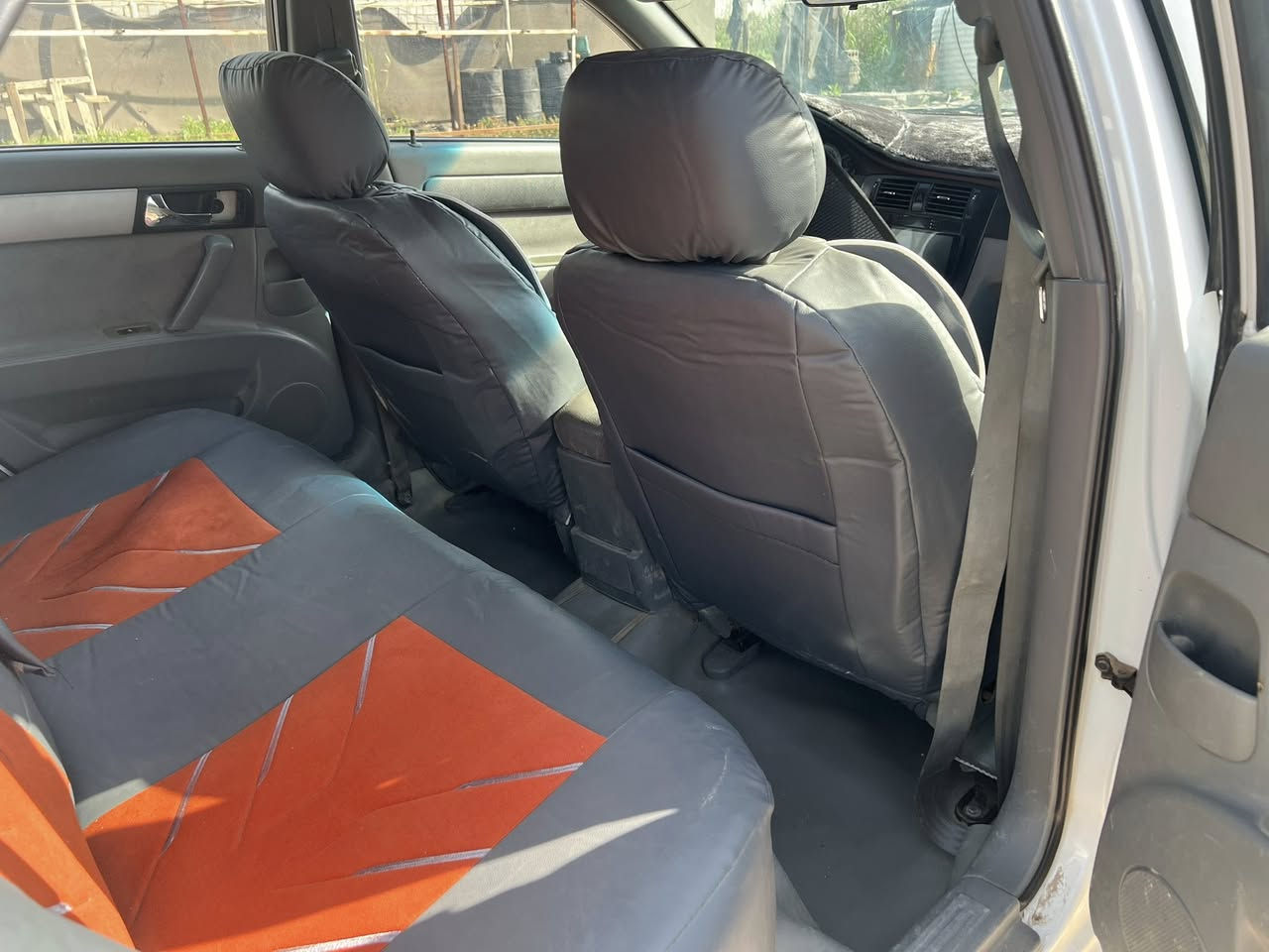 السلام عليكم السياره 2011 خليجي مصبوغ حزام فقط جماليه كير ومكينه وحداديه تايرات جدد اي نقص مابيها رقم بغداد الدولي مالكها يمي موجود تبريد ثلج ترايك وين مايعجبك مكاني بابل السعر 70 وبيها مجال ***********
