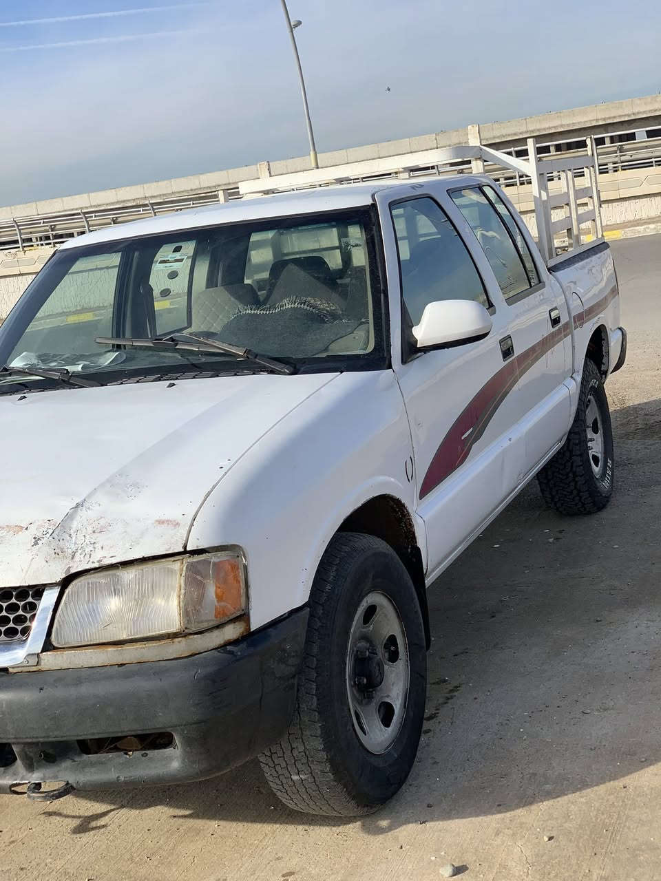 سلام عليكم سياره جي  إم سي بكب سونوما موديل 1997دبل قماره سنويه مشروع وطني 2028 رقم جديد سنويه عظم عاج سياره نضيف بدون صبغ  رقم كركوك رقم اتصال ***********
