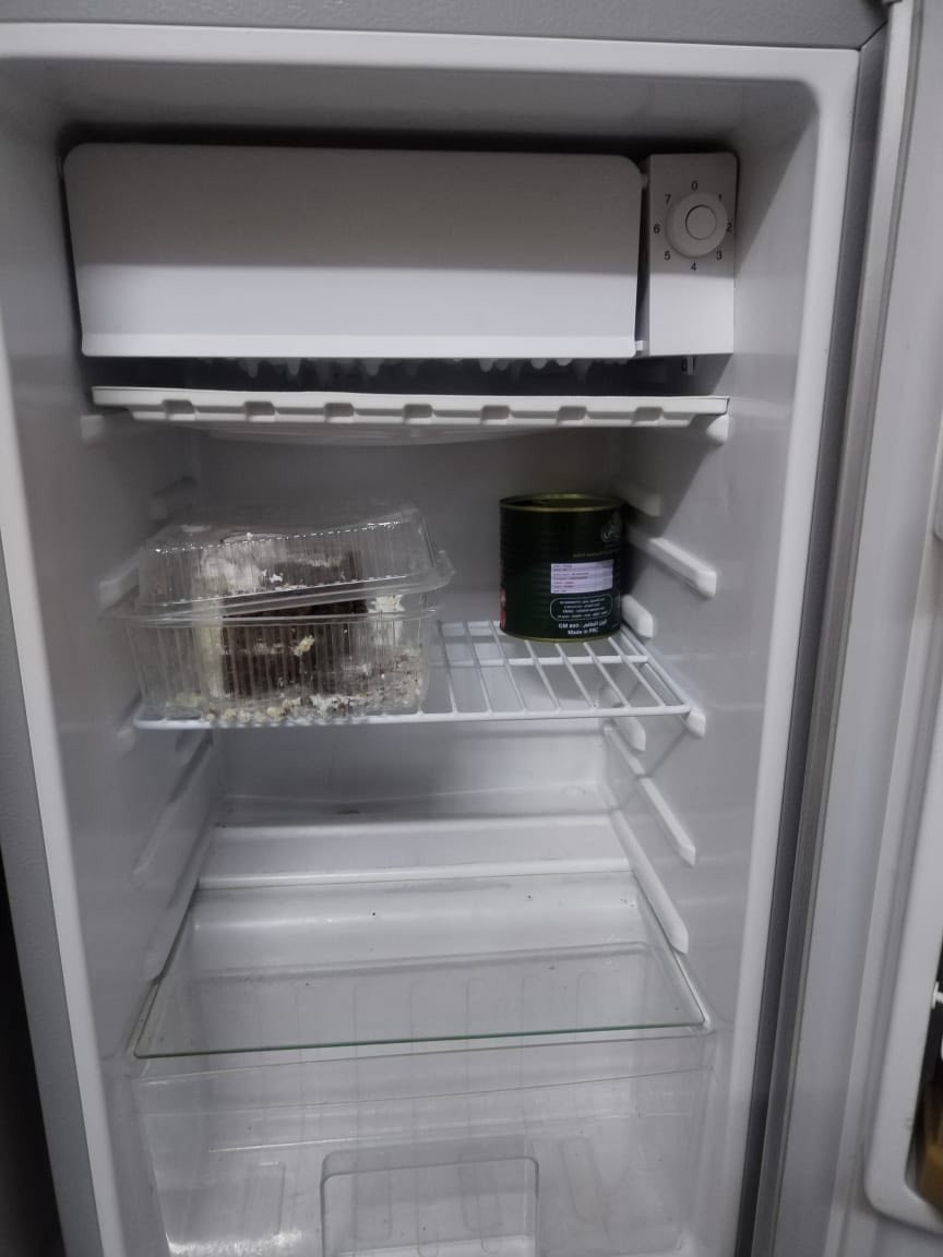 السلام عليكم  متاح ثلاجه  للبيع نضيفه    الاتصال ***********
