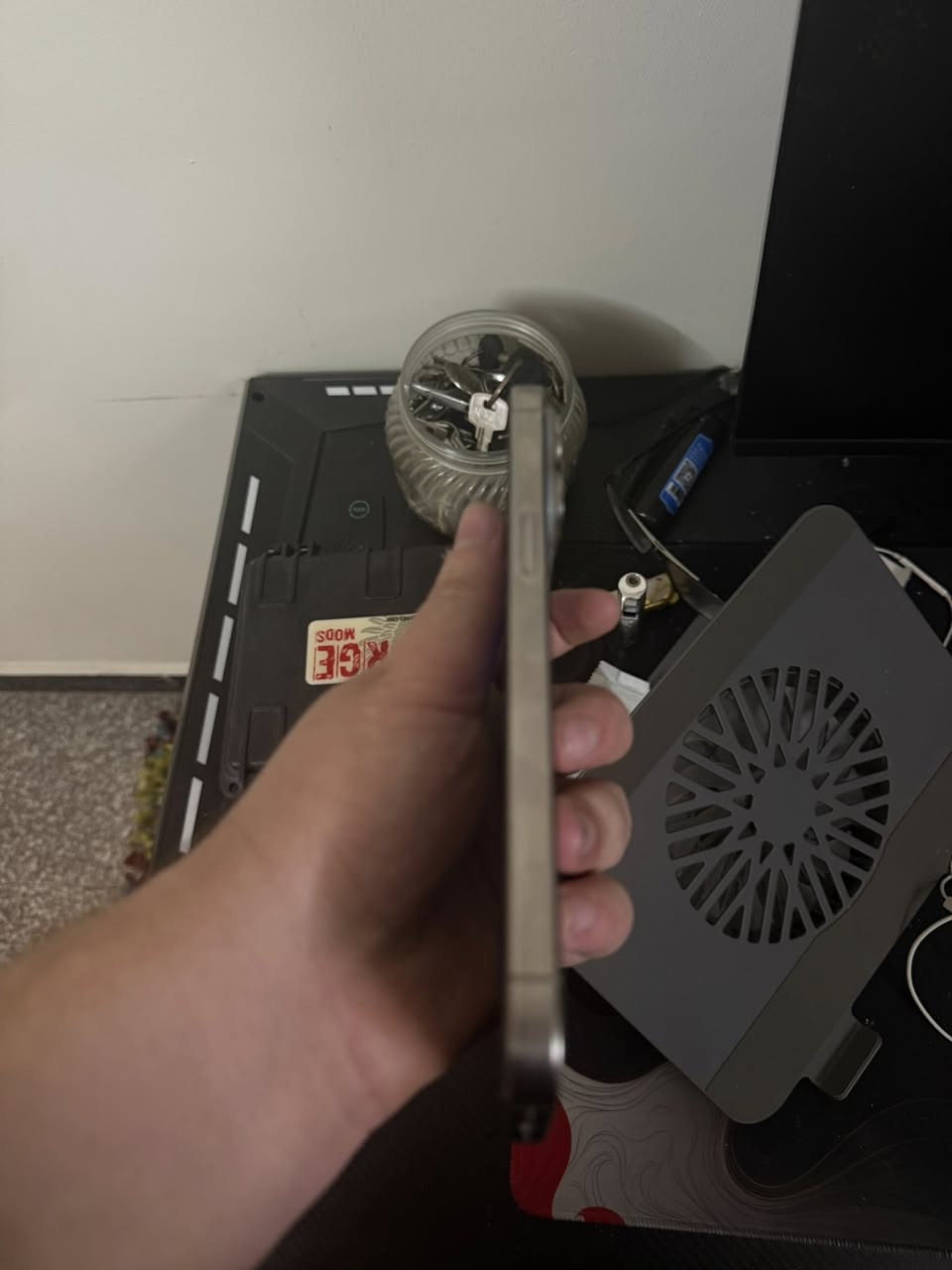 آيفون 15 برو ماكس للبيع
بطاريه 90  

نظافه 100/100 

ملحقاته كامله 

جهاز جداً نظيف ومال بيت 

950 الف قفل 

مكاني بغداد 

***********
