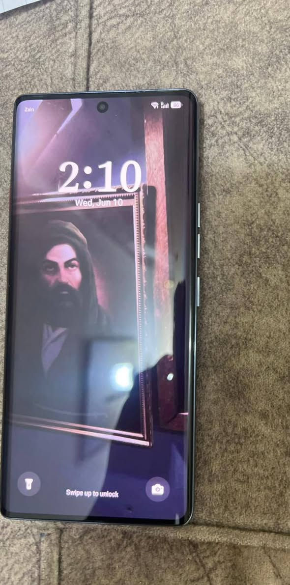 جهاز تكنو كامون 40 برو  5G
ذاكرة 256 رام 16 مع كارتونته
الجهاز شغال بس الشاشه  تطلع الوان يعني يحتاجله تبديل شاشه وفلاته سماعة اتصال

سعره 175 وبي مجال
***********
