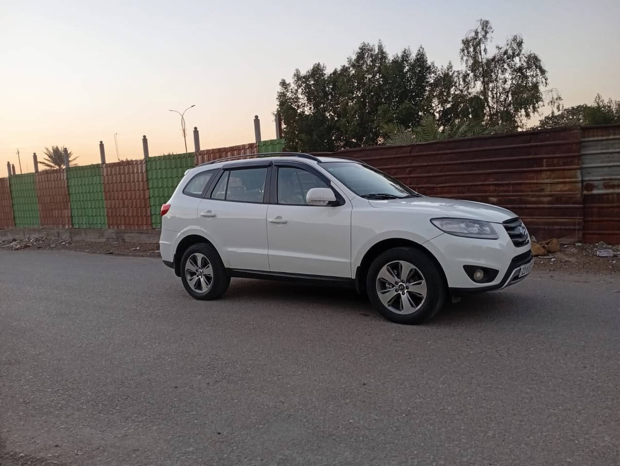 للبيع سنتافي موديل 2012 شركة عامه معروف مواصفاته مكينه 6سلندر 7 راكب 3 قطع تبريد دفع رباعي محرك كير مكفولات سيارة ماشيه 120 الف سيارة مكفوله من ضربه بيه صبغ 3 قطع بدون دواخل رقم بغداد رقم جديد سعر 130 ورقه مكان سيارة بغداد الرصافة رقمي 
***********
