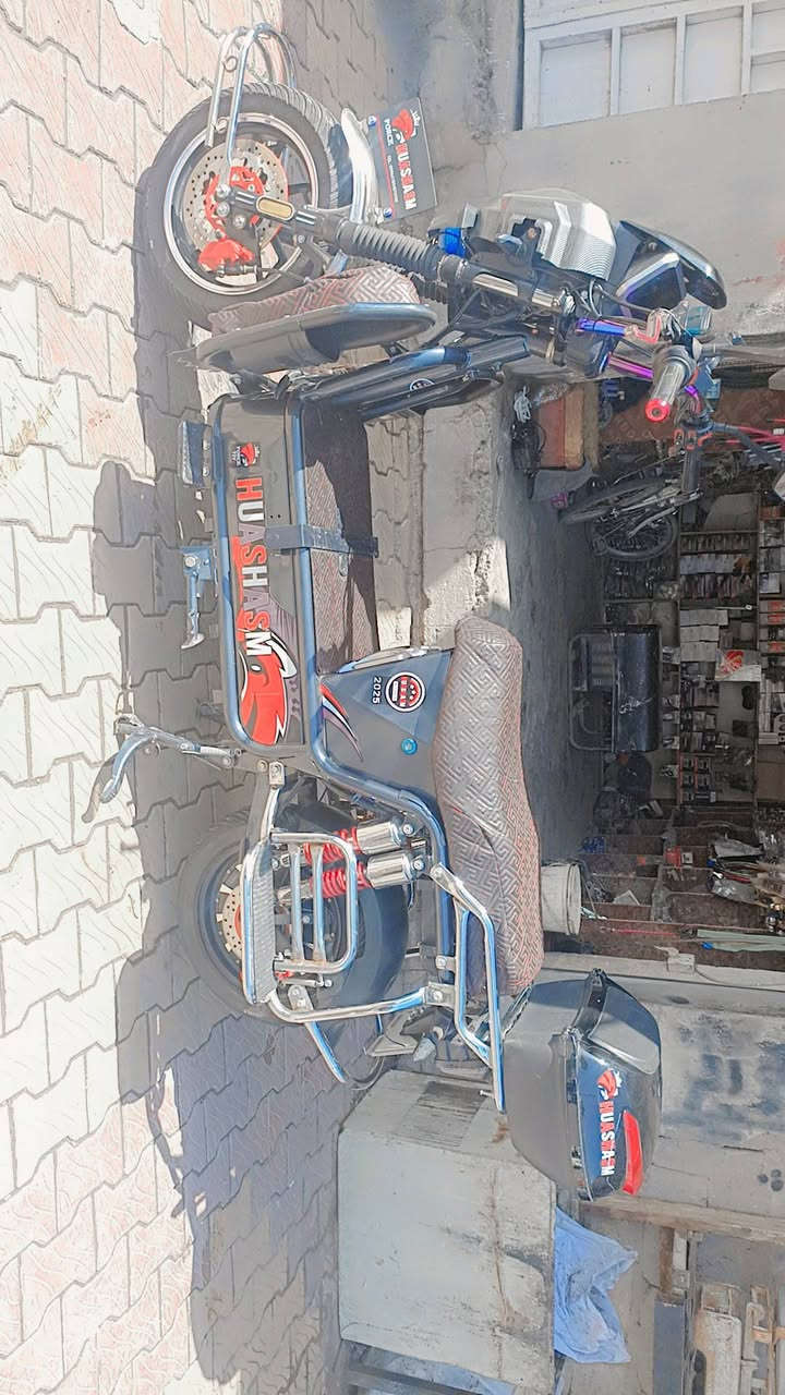 السلام عليكم هيوشه للبيع دراجه كلش نظيفه دراجه كلها على الفحص السعر 650 العنوان الانبار الفلوجه ***********  واتساب
