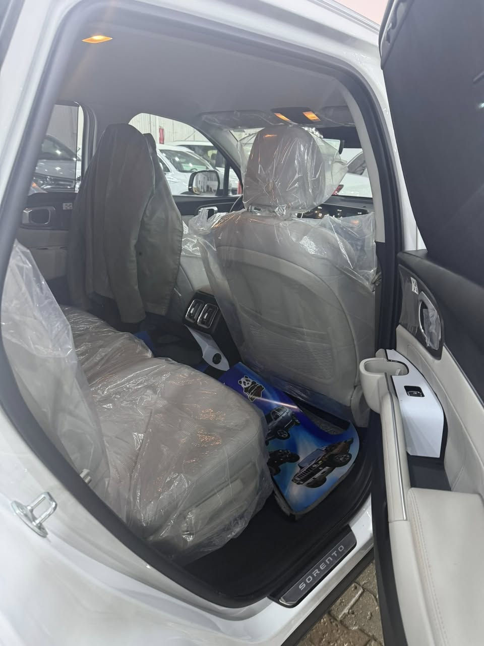 السلام عليكم سورنتو موديل ٢٥ جديده جدا على وضع 

الشركة    ماشيه ١١ الف      رقم بغداد.    تحويل موباشر

بصمه تشغيل بعد ٦ سلندر.    كير ماوس     سايد بريك 

بصمه اوتو هولد مانع    انزلاق كراسي    كهربائي جنطه 

كهربائيه     ويل ٢٠ دات    شو دبل    كامرا حساس اطار 

ام الضمان مكان     السيارة نجف السعر ٣٣٠ استفسار 

***********
