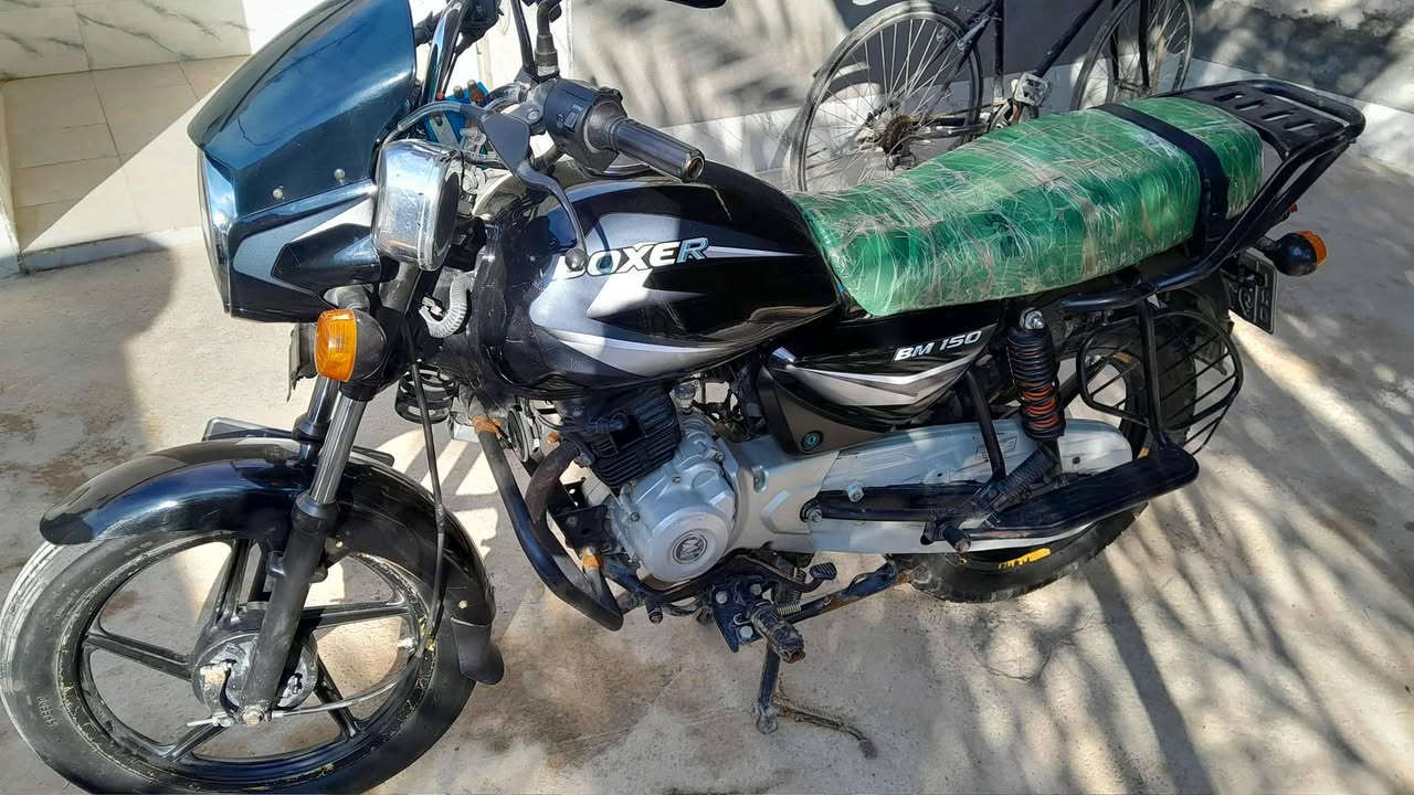 بوكسر  موديل 2022 رقم أنكليزي ديالى سنوية بأسمي تحويل ثاني يوم 
لا تجي تكلي شبيها مابيها مكينه كايمة تاخذها كبل تجفيت  كهربائيات كاملة بس باتري ضعيف يرادلها باتري  سعرها 1600 وبيها مجال قليل 
مكاني بعقوبة  ***********
