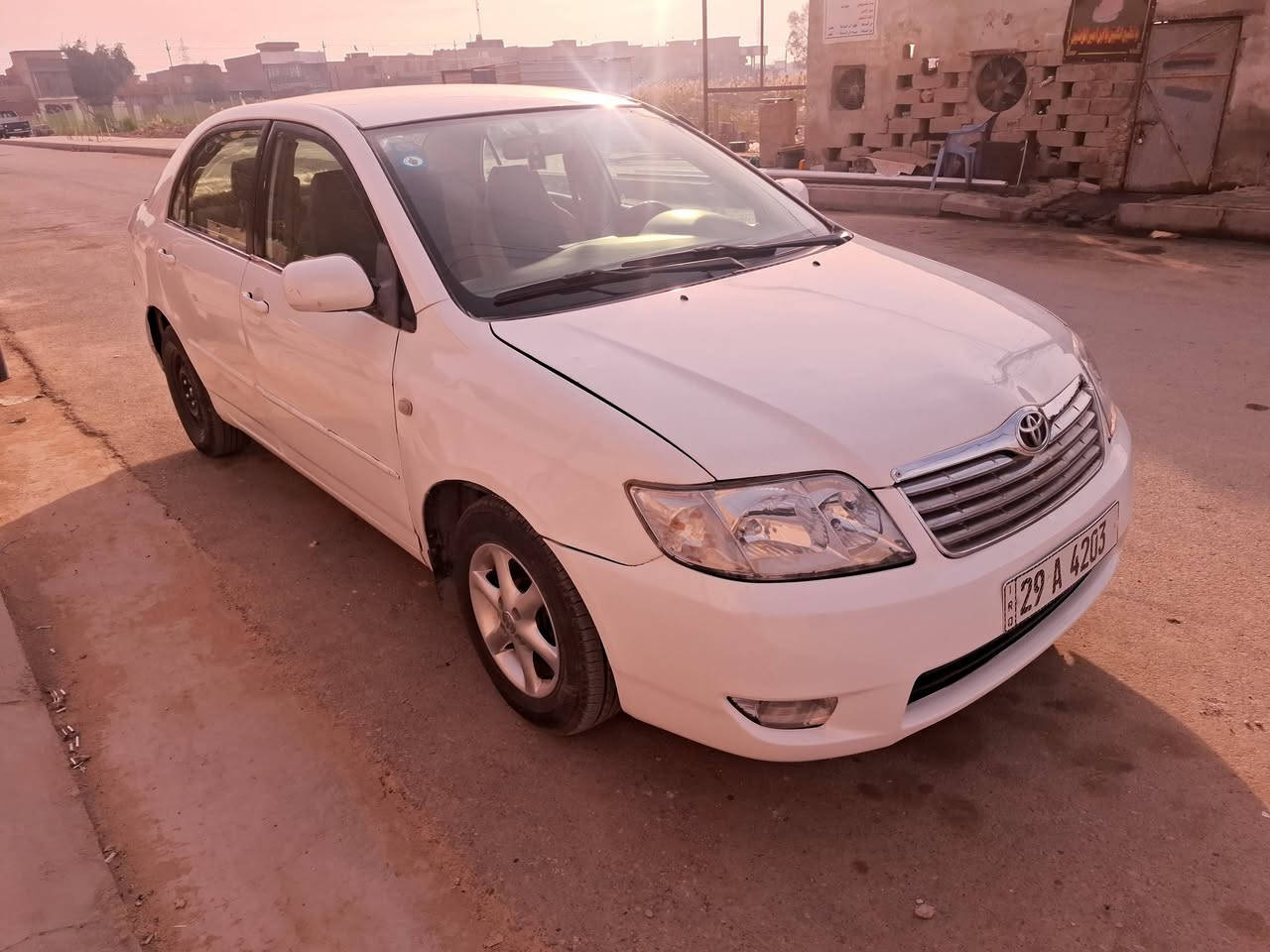 كورلا مديل 2006
كير محرك مكفلات بيها صبغ حزام حادث جاملغ السايق فقط 
شاشه كامره تخم تاير جديد محرك 1600 
مكان واسط كوت رقم *********** 
السعر 75 بيها مجال بسيط
