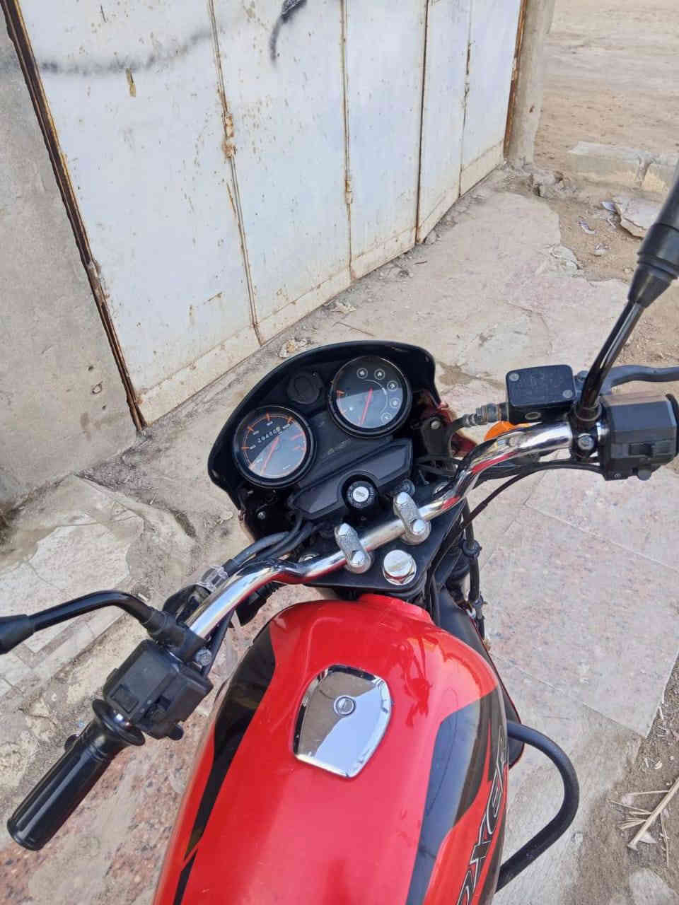 بوكسر للبيع اوراق موديل2021
السعر مليون و200 
العنوان البصرة الاصمعي الجديد 
رقم الهاتف ***********
