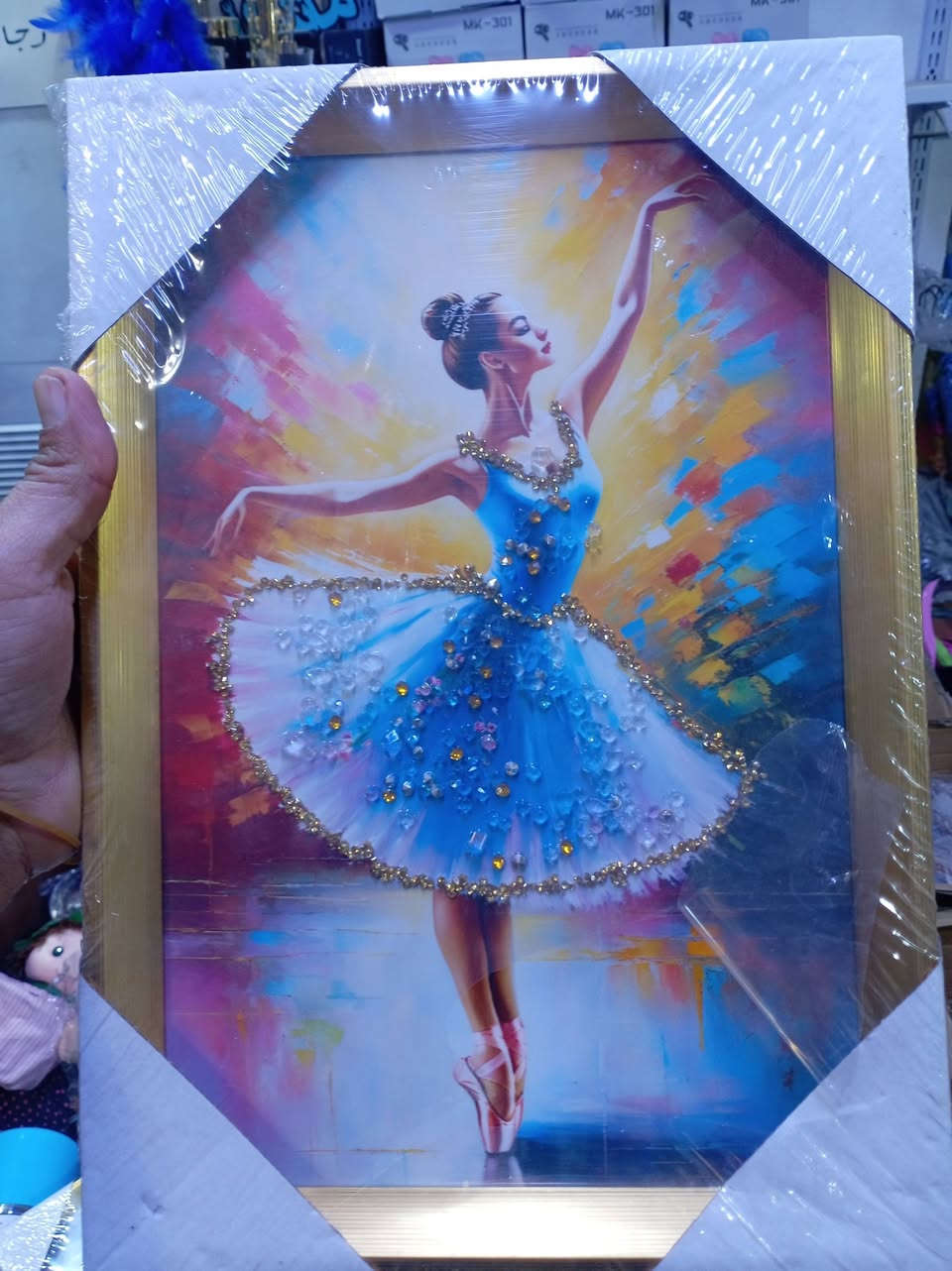 تتووفر لوحه منظر طبيعي. كرستال. السعر 3500.تتوفر خدمة توصيل. ***********
