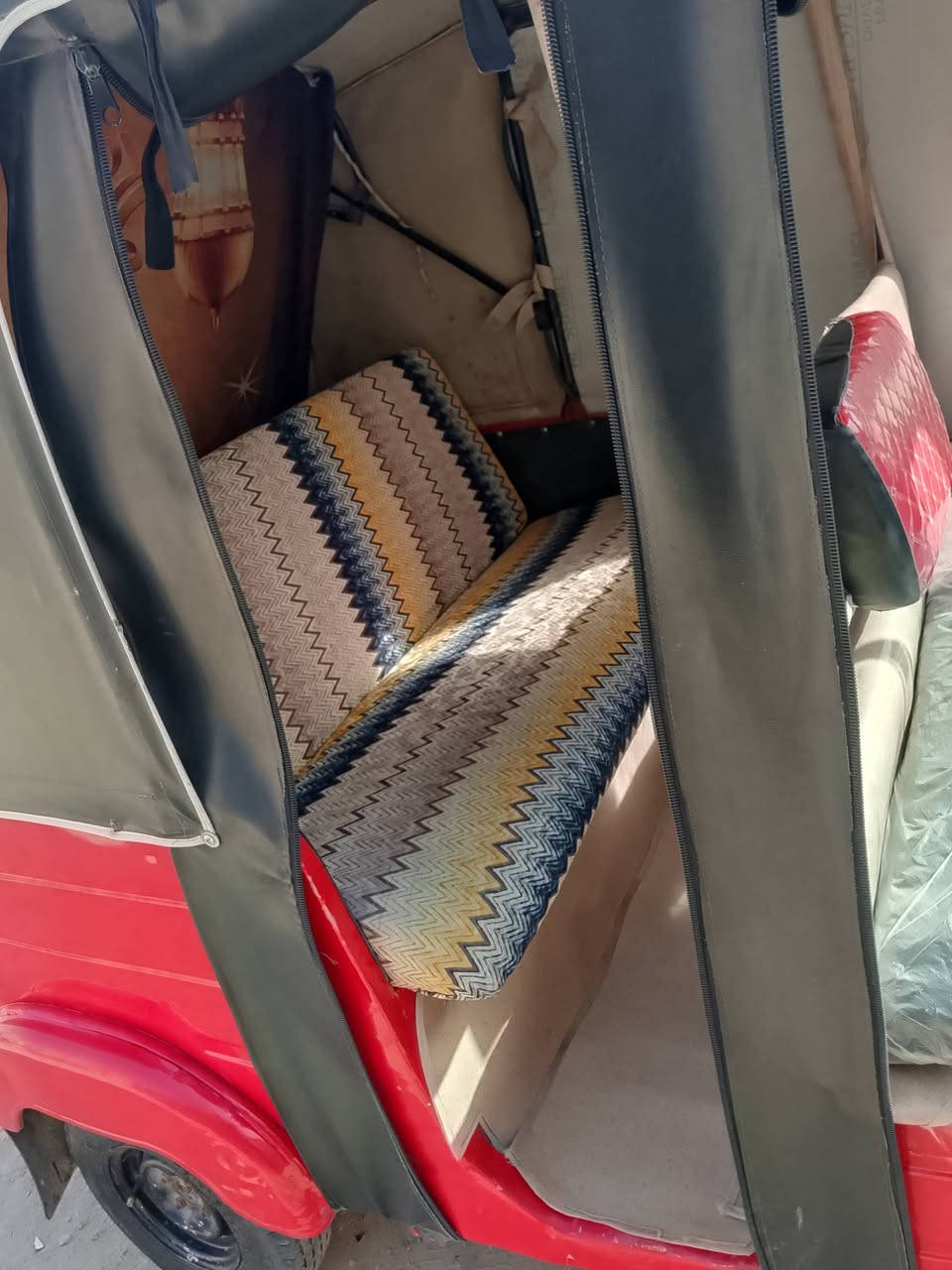 السلام عليكم تيك توك للبيع موديل 18 السعر رقم الهاتف ***********
