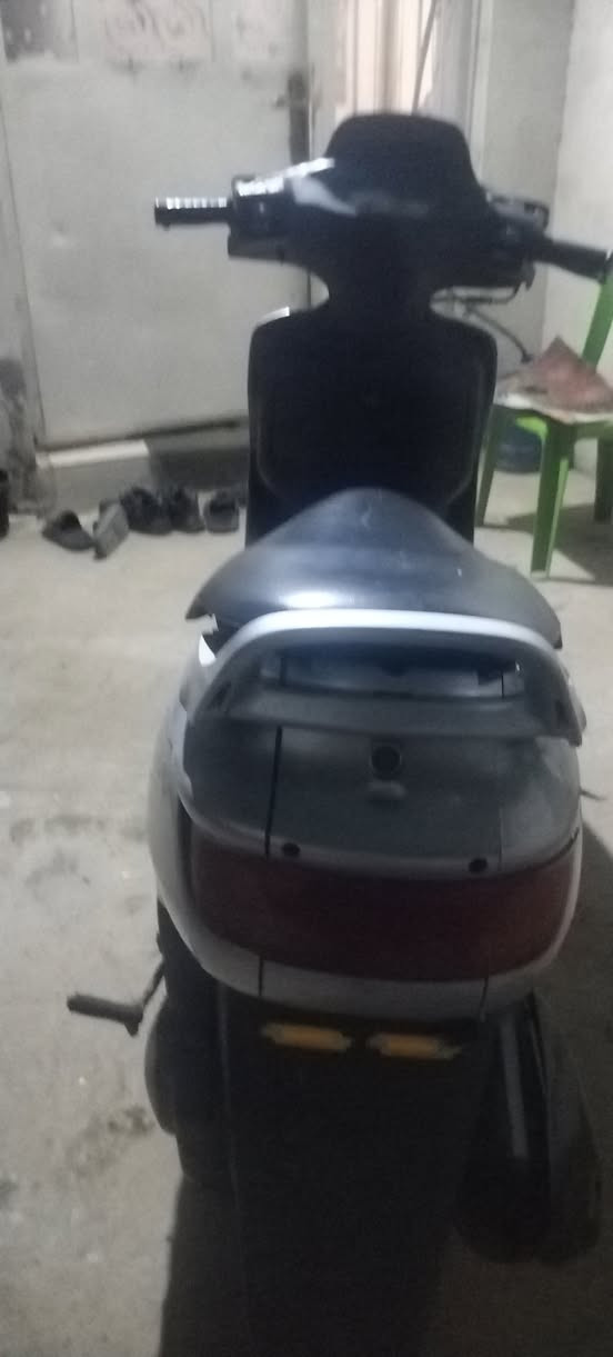 دراجه فراشه للبيع اي نقص مابيها سلف هندر اشاير كلها شغاله السعر ٣٠٠ وبيها مجال الخاص مفتوح  او الاتصال *********** حله حي الامام شارع الظغط
