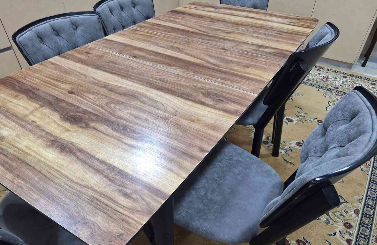 رغم ان سعر الميز ع شرائه كان مكلف جدا (مليون دينار) الميز تصميم هوم سنتر يعني جودة و أناقة و شي راقي و هو نضيف و سليم و بدون أي ضرر مثل ما تشوفون بالصور لكن قررت أنزل بالسعر قدر المستطاع بسبب كثرة شكوى الزبائن عن السعر ( مع اني خسران بي ٦٠٠ ) لكن مع ذلك تقديرا لطلب الكثير من الناس و بمناسبة حلول شهر رمضان الكريم قررت أنزل السعر من ٤٠٠ الى ٣٥٠ 

رمضان كريم على الجميع و صيام مقبول مقدما


**إذا كنت صاحب هذا الإعلان وتريد حذفه لأي سبب، رجاءا أرسل رسالة إلى الدعم الفني**