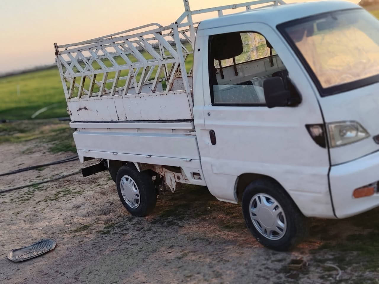 سلام عليكم سياره البيع هيفه موديل 2007 محرك كير كلو شرط صدر جديد بتري جديد كهربايات كلهه شقاله وراق كامله السعر ١٨ وبيه مجال العنوان كركوك الحويجه الاستفسار تصال على الرقم ***********
