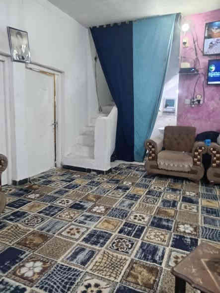 بيت للبيع المساحه ٣٧٠ متر شارع النفط قرب مقهى بيت الطين شارع جاسم البدري 

البيت يحتوي على ثلاث غرف نوم مساحه 4*5

وصاله ومطبخ وبيتونه بدون ستاره 

واستقبال وصحيات خارجيه مع حديقه 

البيت ركن عرض الشارع ٨ متر 

الشارع مشتغلينه مجاري وكامل ومشمول بالتطويب 

البيت بناء بلوك وعكاده سنة البناء ٢٠١٢ وتم ترميه حديثا 

البيت معروض ب47 

للتواصل مع صاحب الأرقام ***********

***********
