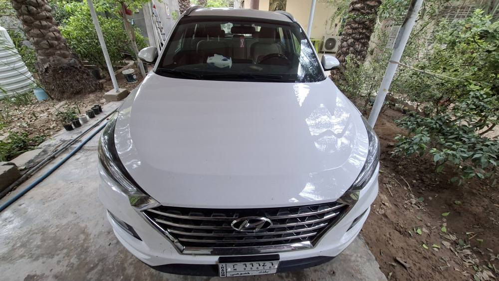 السلام عليكم
 للبيع
 هيونداي توسان
 2020 خليجي رقم بغداد 
  محرك 2000 دوش ماشية ٤٥ الف السيارة فوول مواصفات عدا البانوراما
مواصفاتها 
بصمة تشغيل + أبواب
كشنات أمامية كهرباء
شاشة كبيرة
كاميرا خلفية
شاحن موبايل وايرليس
مري شفط
اشاير بالمري
تحكمات ستيرن
انظمة قيادة
وباقي موصفات التوسان معروفة
مكان السيارة / ديالى بعقوبة 
للاستفسار / *********** بعقوبة, ديالى
