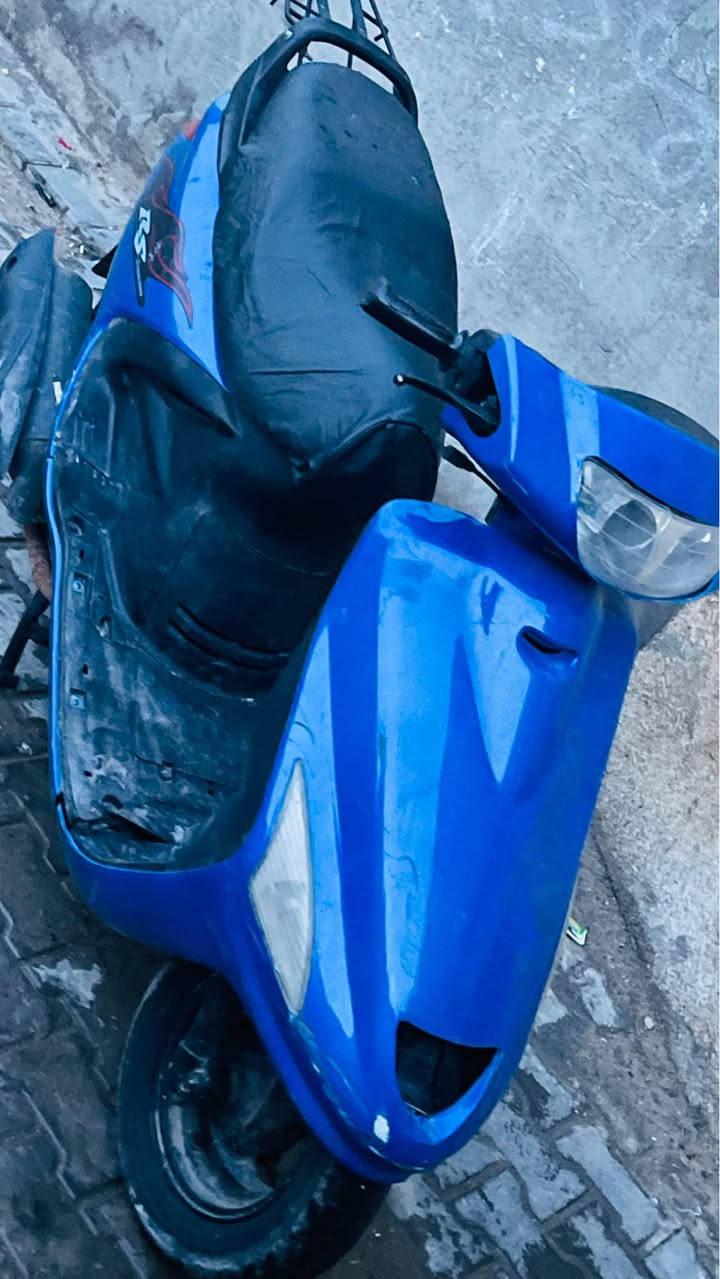 دراجة فراشة نضيفه 
 مجفته مره وحدة 
شغاله دكه وحده 
كهربائياتها عوزها بس باتري كلشي شغال بيها 
مكاني التميمية 
سعرها 300 وهذا رقمي *********** البصرة, العراق
