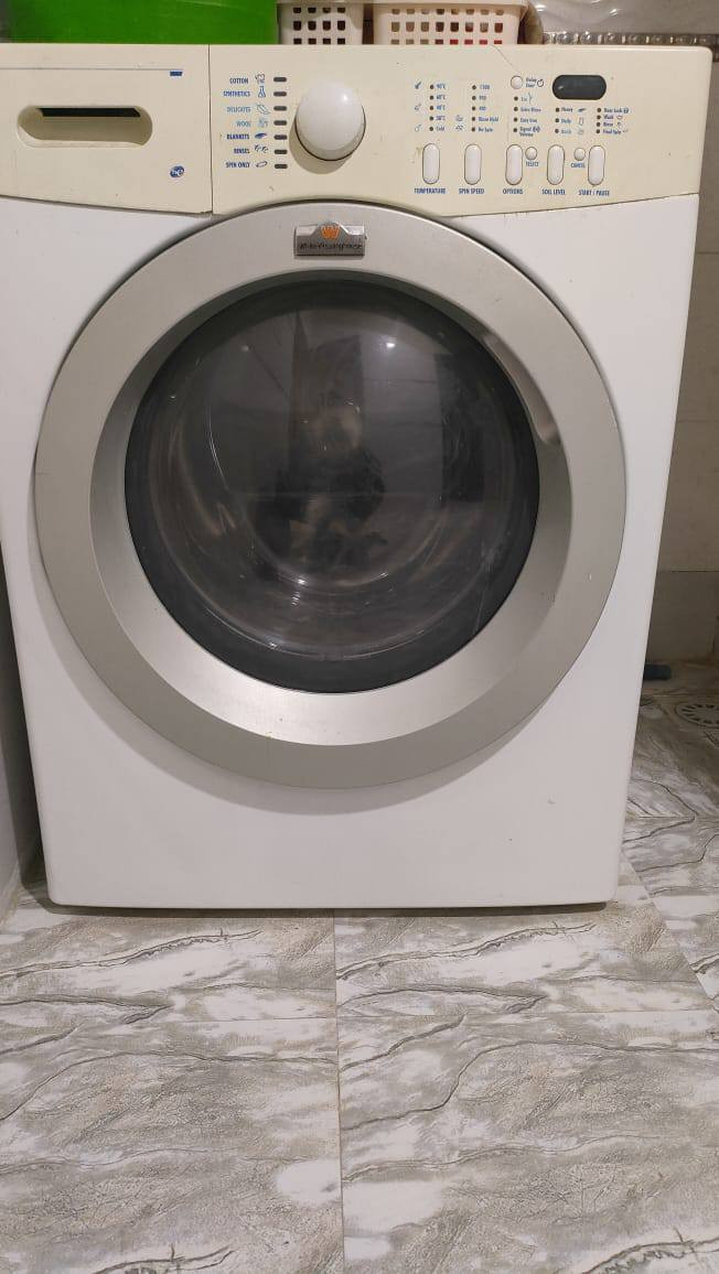 سلام عليكم عندي غسالة ملابس وغسالة اماعين شغال ما بيهة شي بس الغسالة مال ملابس يريدلهة برمجة ونضيفات السعر ع الخاص
رقم الهاتف:***********
