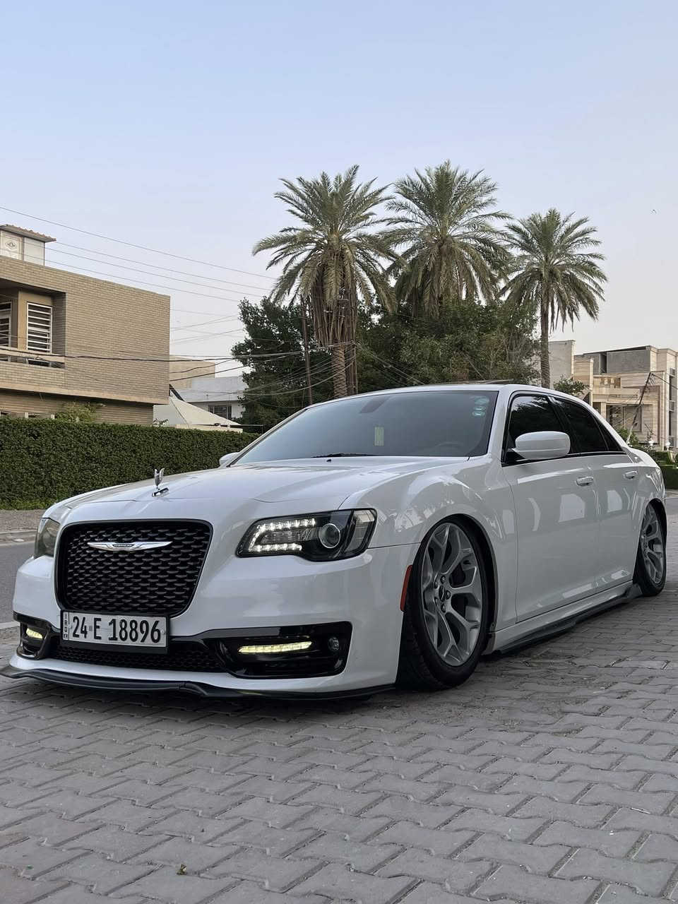 السلام عليكم
اوباما : 2018 S .اصل تو ويل  (كندي) بجم عريض
العداد   :  ( 76m ) 
المحرك : V6 . 3.6L . كير ومكينه كفاله 
 
المواصفات 
*  پانوراما . 
*  مصابيح امامية زنون مع LED .
*  ويل قياس 20 أنج . بلادي
*  شاشه كبيرة مع نظام ملاحة نفكيشن GPS 
*  سستم صوت الپاين مع دمام بلجنطه   
*  مقاعد أمامية كهربائية عدد 2 . 
*  مقاعد أمامية تبريد وتدفئة .  
* كير ماوس 
* تشغيل عن بعد 
* شفتات ستيرن  
* كاميرا خلفيه دوارة 360
* دخول ذكي (بصمه)  
* شادلها جكات S2
  

* ( ملاحضه ).... 
* حادث كلش خفيف بدون ايرباك بدون دواخل بدون تبديل 
  شبر بلجاملغ بارد ومصبوغ نفسه  
وربع بنيد كلير فقط كلير بدون حادث مكفول حتى من بارد. 
* 
*  
* 
*    ___________________________  
السياره مال جناي لا مشتغله خط ولا طالع محافضات ابد . خاليه من كل نواقص .. ((باسمي شرط تحويل او وكاله 
مكان السياره بغداد ))
تفاصيل اكثر ع خاص او اتصال واتساب  📲📞***********
السعر 283 ومجال
