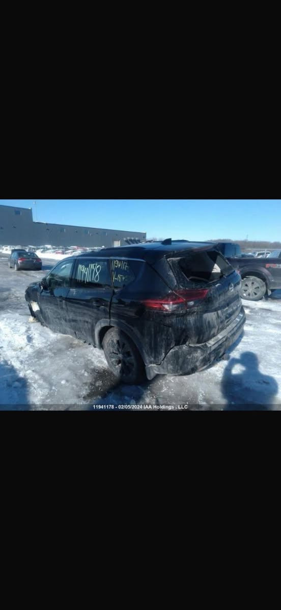 نيسان روج ٢٠٢٣
السياره ع حادثها 

سعرها 98 ورقه مع الكمرك

سياره فول sv

 مكان السياره بغداد الغزاليه

للاستفسار

 ***********
