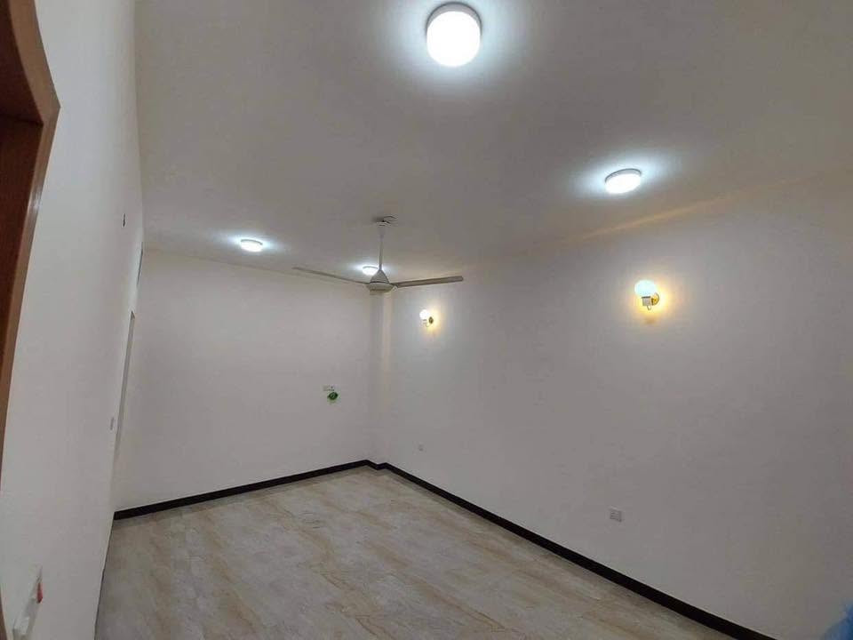 سلام عليكم (للعوائل و الطالبات فقط) شقق للايجار في الكم رغبة خاتون شارع العدد باتجاه السريع مجهزة ماطور ماء  وبنكات و سخان ومنظومة اطفاء حرائق 
للاستفسار الدكتور المحامي شامل الحسني ***********
