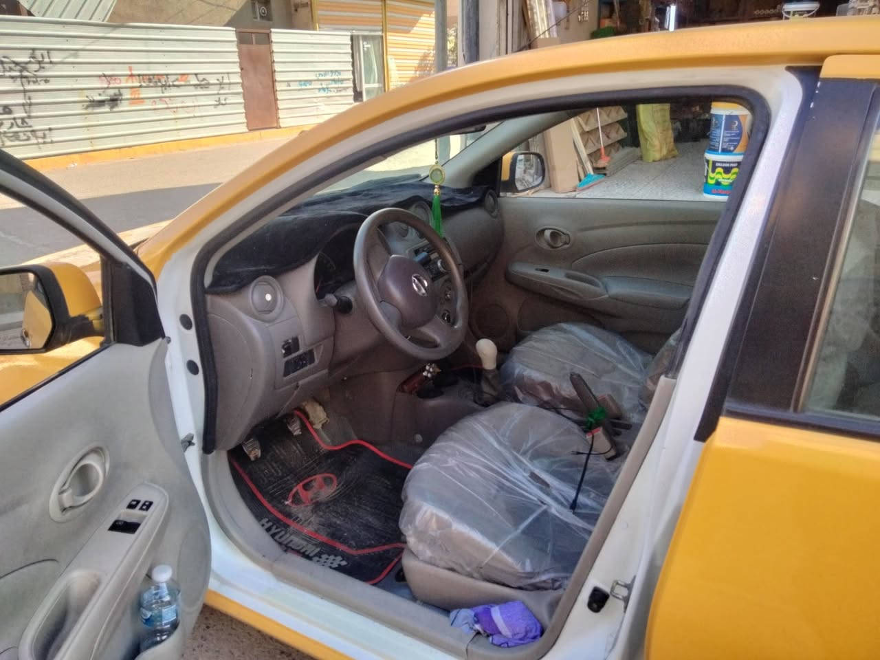 السلام عليكم  
سياره نيسان سني هندي ام البليته الزركه حلوه ونظيفه گير عادي جاهزه مابيها اي عطل 
باسمي تحويل مباشر ارقام انكليزي
سعرها 80 وبيها مجال 
مكاني بغداد الزعفرانيه 
***********
