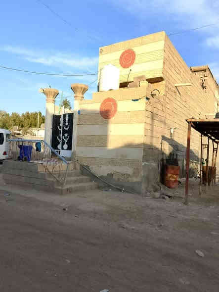 السلام عليكم بيت البيع طابو زراعي ابو الخصيب طريق الصحراء بشارع معرض الراشد كل خدمات متوفرة مساحه 100 متر بيت كلش نضيف حلو مرتب السعر 65 اتصل ***********
