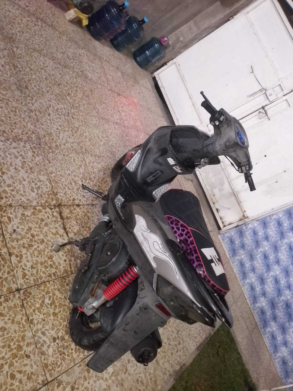 دراجه ماكس عدله للبيع دراجه نظيفه سعرها 600, وبيها مجال دراجه نفس اللي بالصوره دراجه بلاديه***********
