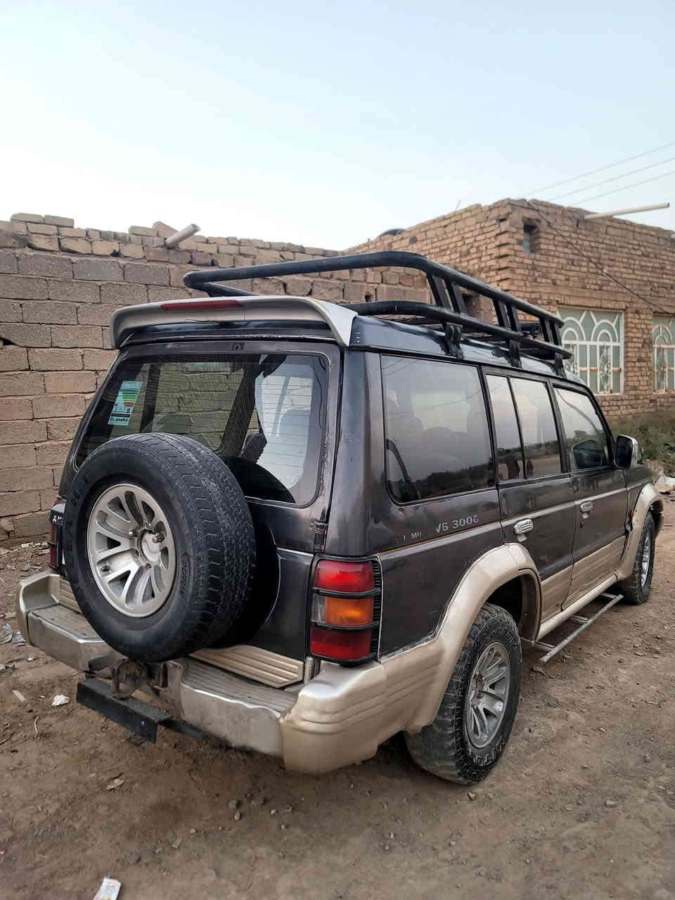 السلام عليكم باجيرو موديل ٢٠٠٠ مكينه كاز السعر ٣٥ وبيه مجال لشراي مكان السياره ***********
