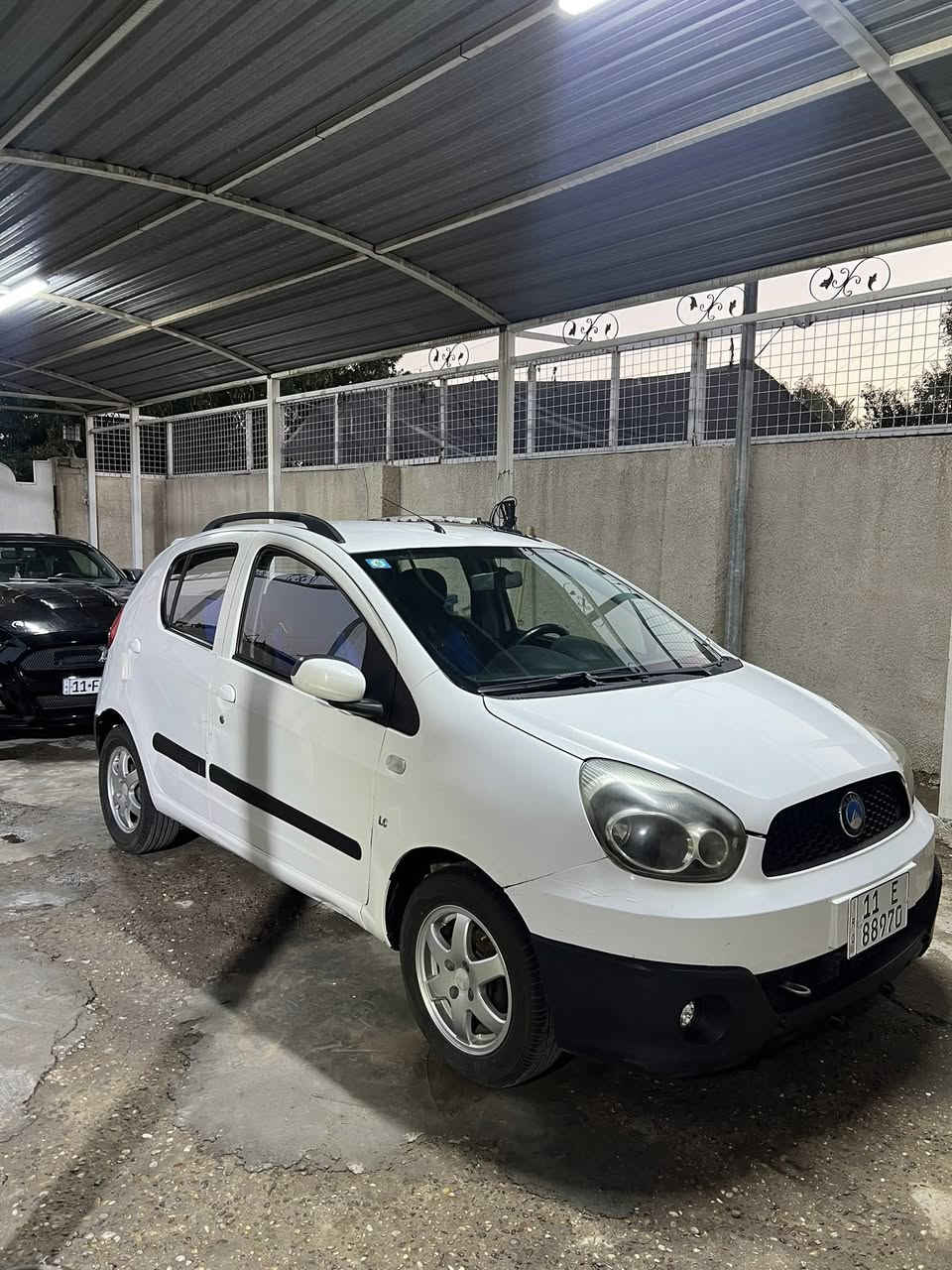 السلام عليكم اخوان عيدكم مبارك 
الحلوه للبيع 
باندا كروز موديل 2013 ماشية 85 الف
السيارة مكفولة من الضربة والصبغ فقط  فقط 
بيها بارد بجاملغ سايق وتكحيلات بسيطة شخطات بنية
السيارة رقم بغداد مشروع وطني بأسمي 
جاهزه ومابيها نقص تشغل وتطلع 
رقم وسنوية وهزة لغاية 2031 مجددات بأسمي شخصيا
عارضها ب 55 وبيها مجال للشراي 
مكاني بغداد السيدية رقمي ***********
