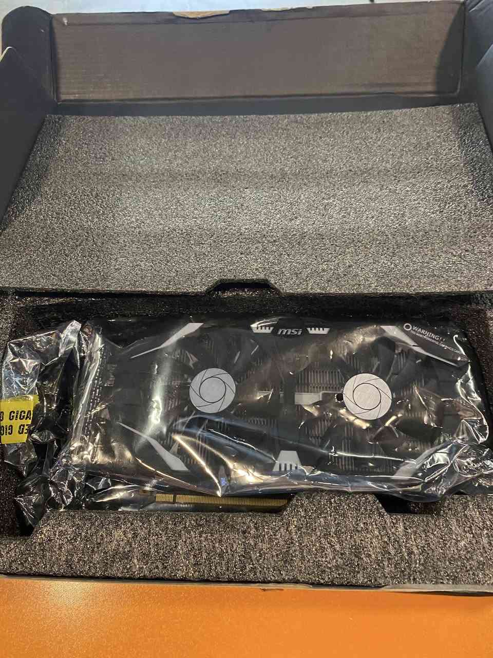 Gtx 1060 6g 
بي كسر  ريشة مال مروحة و فطر بسيط مماثر علية 
السعر 115 
موجود توصيل


**إذا كنت صاحب هذا الإعلان وتريد حذفه لأي سبب، رجاءا أرسل رسالة إلى الدعم الفني**