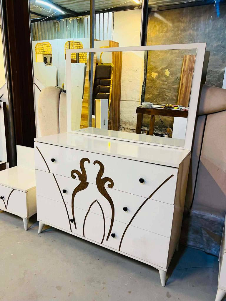 💎💗 غرفة تركي مستخدم
🛏️ 5قطع كاملة
💯 نظافة 85%
🚪 نظام سلايت مرتب
💸 السعر 375قفل 
🪛 شد مجاني
🚚 نقل مجاني بغداد, العراق


**إذا كنت صاحب هذا الإعلان وتريد حذفه لأي سبب، رجاءا أرسل رسالة إلى الدعم الفني**