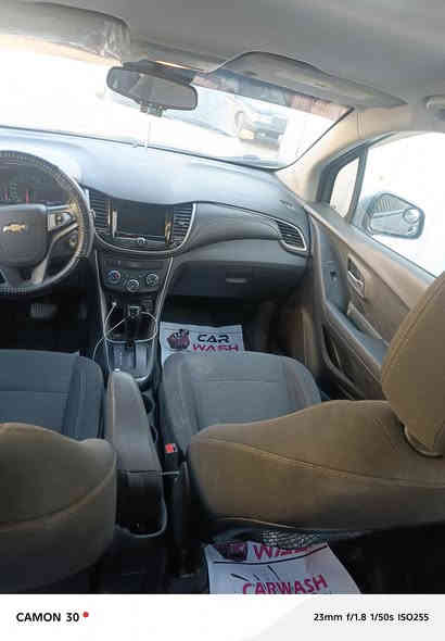 السلام عليكم سيارة للبيع
شوفرليه تراكس 2022
المكينة1.4توربو
سياره نضيفه وجاهزه 
حادثها جمالغ الامامي الايسر ودعاميه لا شاصي ولا لغد
اي استفسار***********
مكان السياره 
بغداد الشعب
السعر125$
