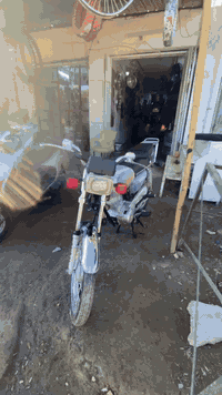 سلام عليكم متوفر دراجات حاويه للبيع شرط لفحص وأربعه اكير وباسكلات للبيع مكاني ديوانيه فضاء سومر  الأدوات لاحتياطيه للدراجات ناريه وكافه أنواع الدراجات  الناريه لتعمير دراجات وستوتات  ماكس فراشه. مجمع علي شداد رقم صاحب لمحل *********** صاحب لمحل علي احمد
