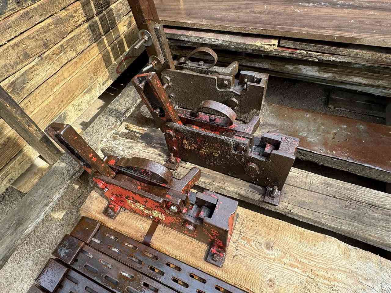 مكص حديد العدد 3 + فخات  رباعيه +بلايود مقطع للبيع
العنوان حله شارع 80 قرب مطعم ثابت 

الهاتف *********** - ***********
