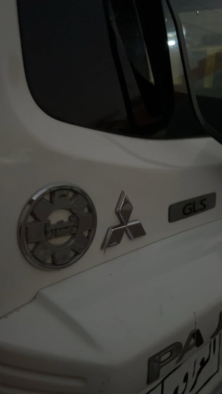 سلام عليكم مستيبوشي باجيرو 2006 رقم دهوك شرط تحويل وكاله بسمي سياره بدون ضربه فقط 3 قطع صبغ  سياره كير محرك تبريد مركزي كله شرط سياره خير من الله يرهم بيع ويرهم أمراوس  سعر مناسب اتصل وتدلل *********** مع تحياتي للجميع 🫡
