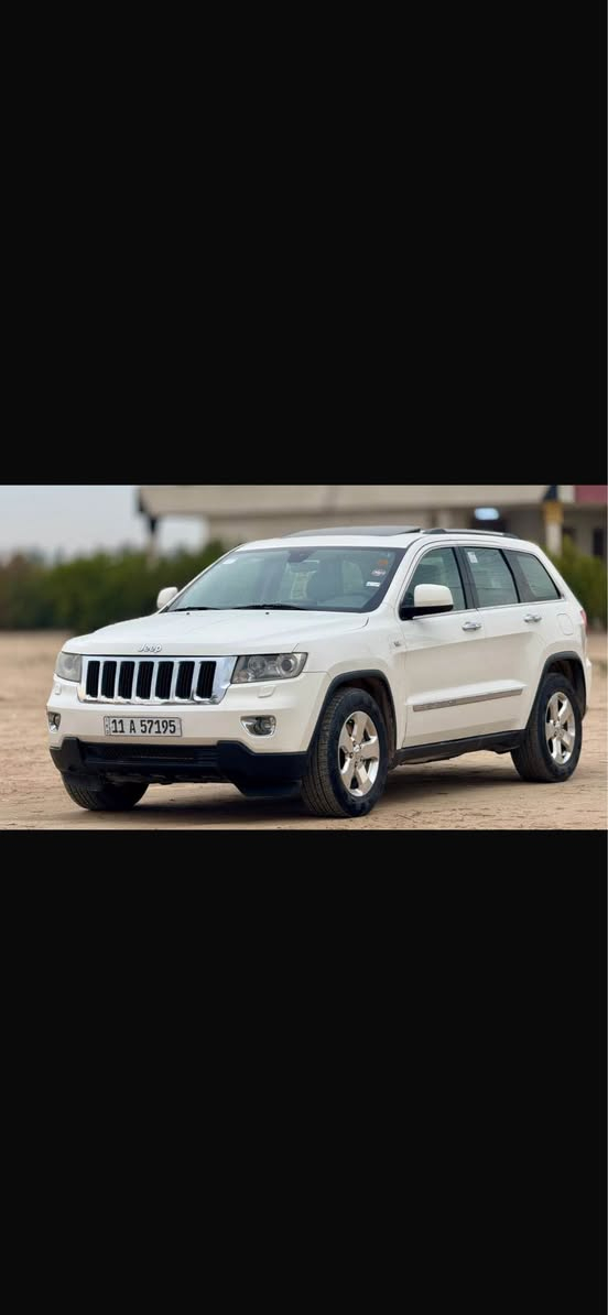 السلام عليكم 
للبيع جيب وارد خليجي كفاله عامه 
سبير ع وضع الشركه  منازل
موديل 2012 محرك 3600 مكفول 
ماشيه 90km
فوول مواصفات للاخير 1/1
السياره جاهزه من كل النواحي اي نقص مبيها السعر 175وبي مجال للاستفسار ع
***********
مكان السياره بغداد السيديه بغداد, العراق
