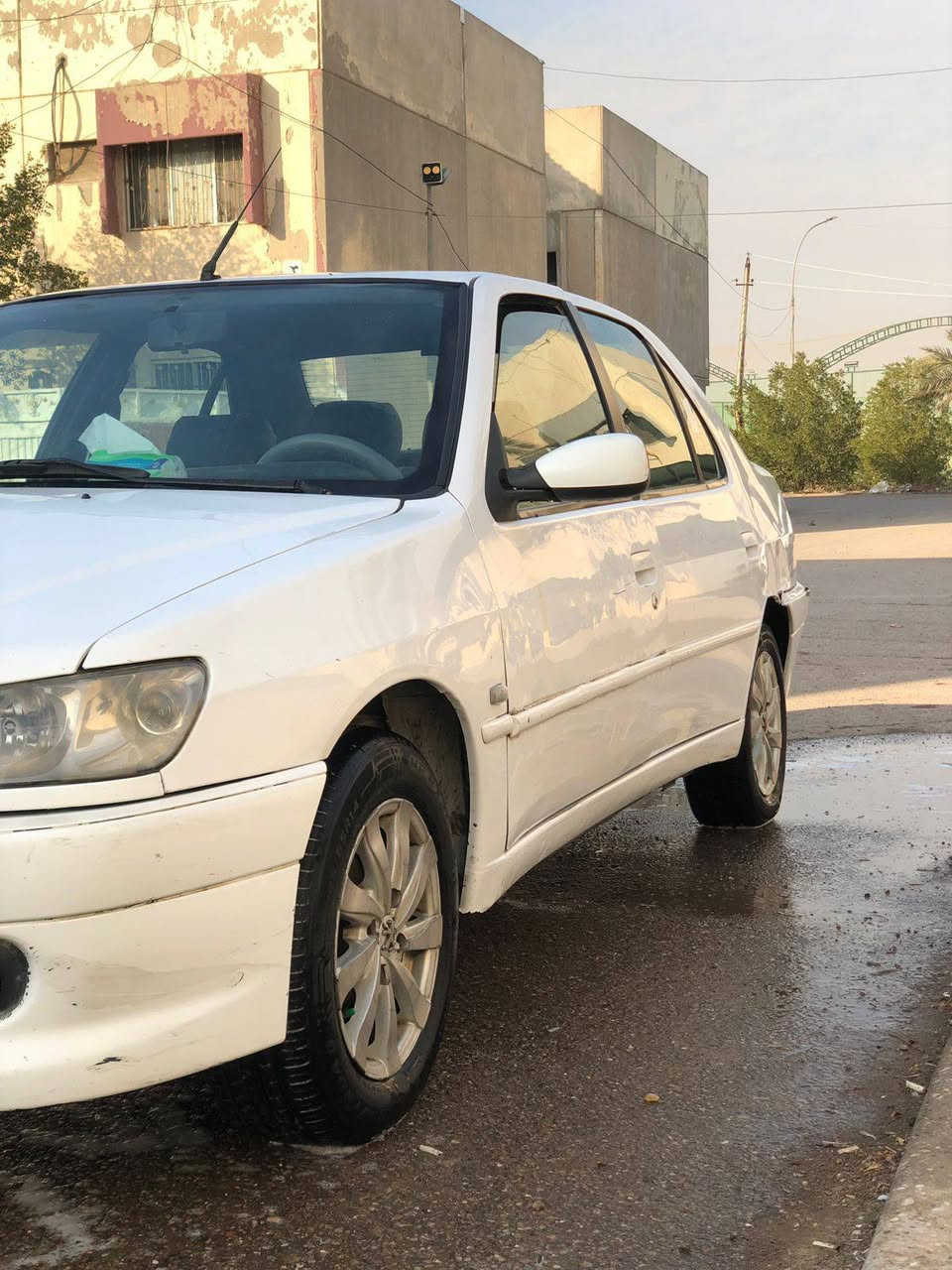 بيجو ٣٠٦ بدون صبغ سياره جاهزه بيها شويه طخات بسيطه سعر ٤٥..وبيها مجال لشراي ***********
