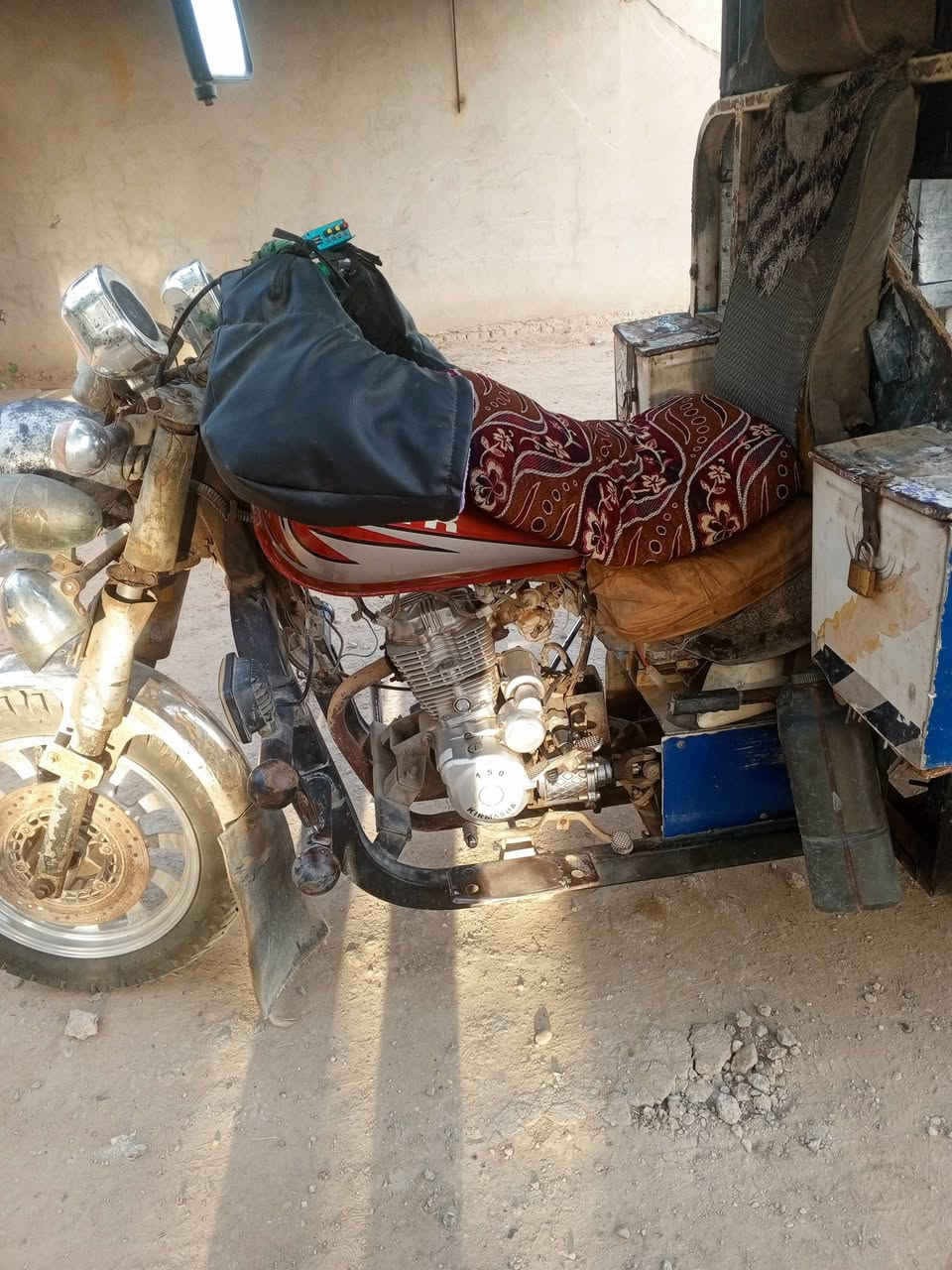 مكلف بل نشرلحديراسل خاص ماجاوب
سلام عليكم امتيار موديل 2010 اصولي رقم وسنوية باسمي رقم ألماني
محرك جمرة اكسل جمرة ستوتة كلشي ماعايزة  شاصي مكفول الشراي يتصل *********** مكاني نجف عباسية
