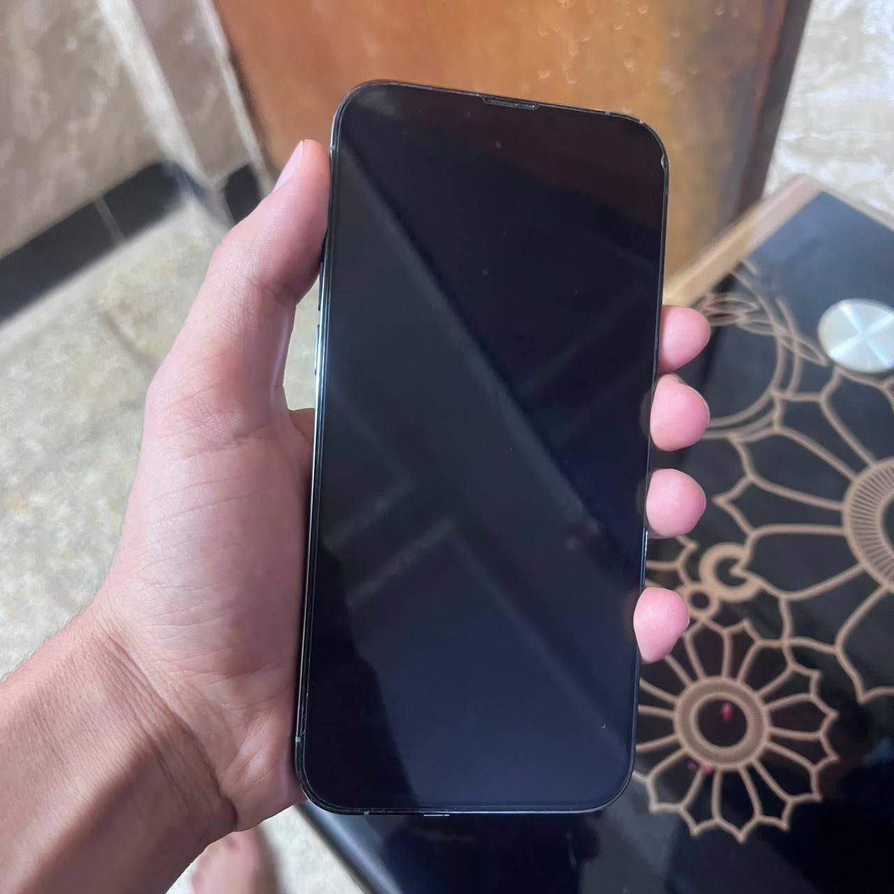 للبيع ايفون 13 برو ماكس بحري شرط نضافته 100/100 مبدل بطاريه فقط سعره 670 وبي مجال بسيط مكاني تكريت القادسيه وهاذه رقمي ***********
