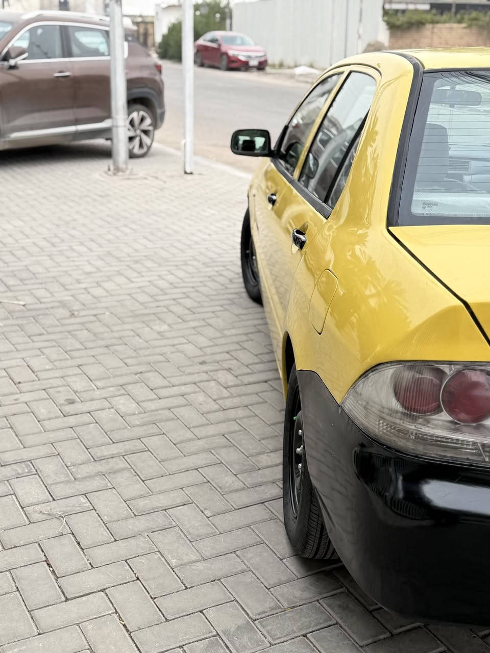 السلام عليكم ورحمة للبيع لانسر موديل 13 مكفولة كير مكينة 2000 صدر تبريد تخم تاير  بيها طخة بسيطة بقبق الصندوك نفسة معدلي السعر 82 وبيها مجال للاستفسار ***********
