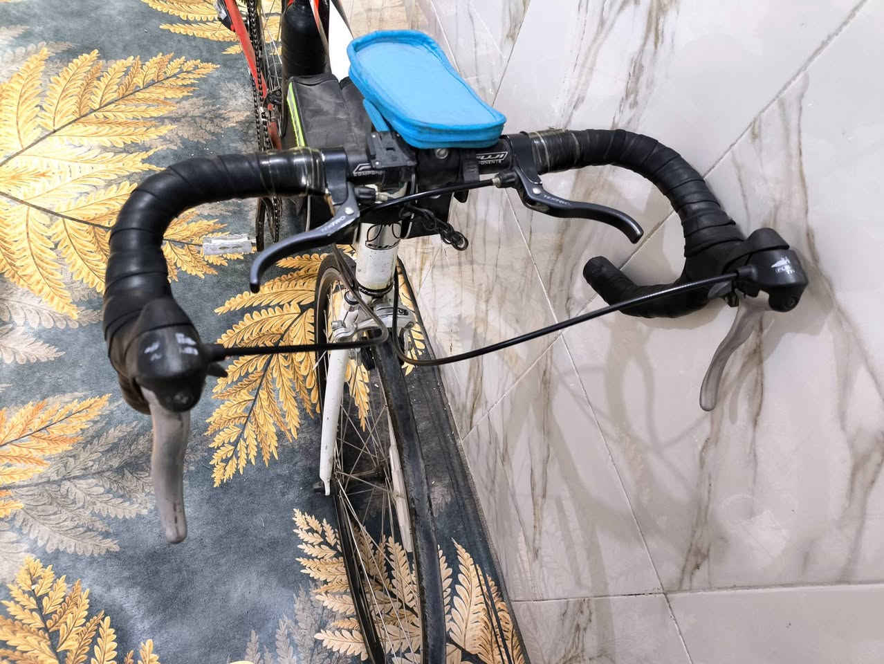 سلام عليكم رود بايك شركة فوجي غني على التعريف دراجة نظيفة رتفاع الفريم 52 قياس M المكينة 8×3 فوجي سستم شيمانو كلاس الدراجة بل كامل الامنيوم الماشة الامنيوم الدراجة كلشي مختم فوجي القرص المامي 52 سن بدالات فوجي + مساعد وزن الدراجة خفيف السعر 275 بي مجال مكان بغداد مدينة الصدر


**إذا كنت صاحب هذا الإعلان وتريد حذفه لأي سبب، رجاءا أرسل رسالة إلى الدعم الفني**