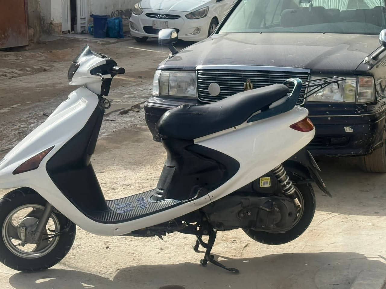 فراشه حاويه محرك ما مفتوح كهربائيات كله شغال مكان نجف السعر 500اوبيه مجال ***********
