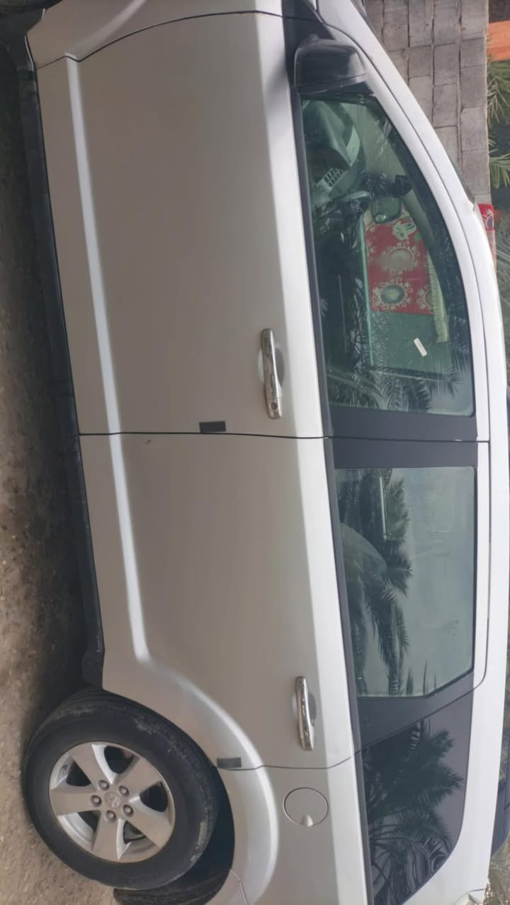 جورني 2009
رقم بصره سنويه لل 27 
محرك ٦ سلندر ٧ راكب 
مصبوغه حزام وبيها سونار 
السعر 80 وبيها مجال 
مكانها البصره قضاء المدينه لا ستفسار 
***********
***********
